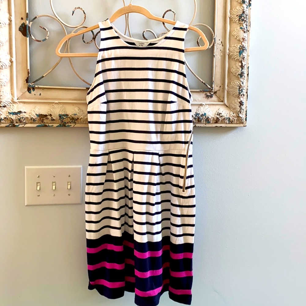 Crown and Ivy dress with side zip